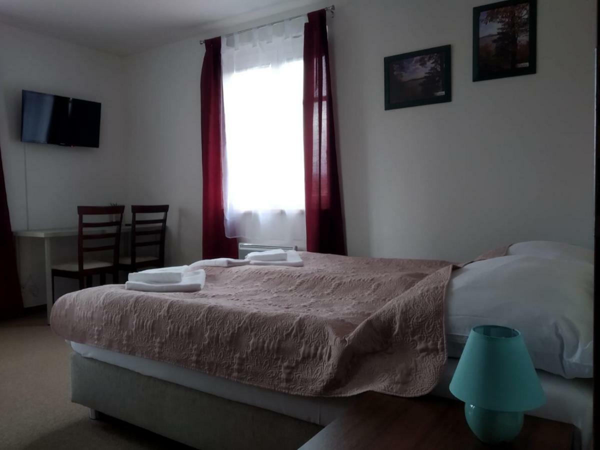 Villa Simak Stare Splavy Bagian luar foto